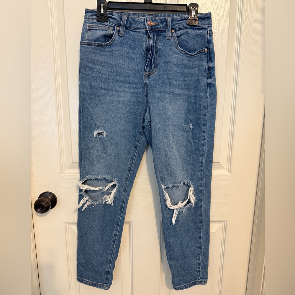 No Boundaries Destroyed Mom Jeans